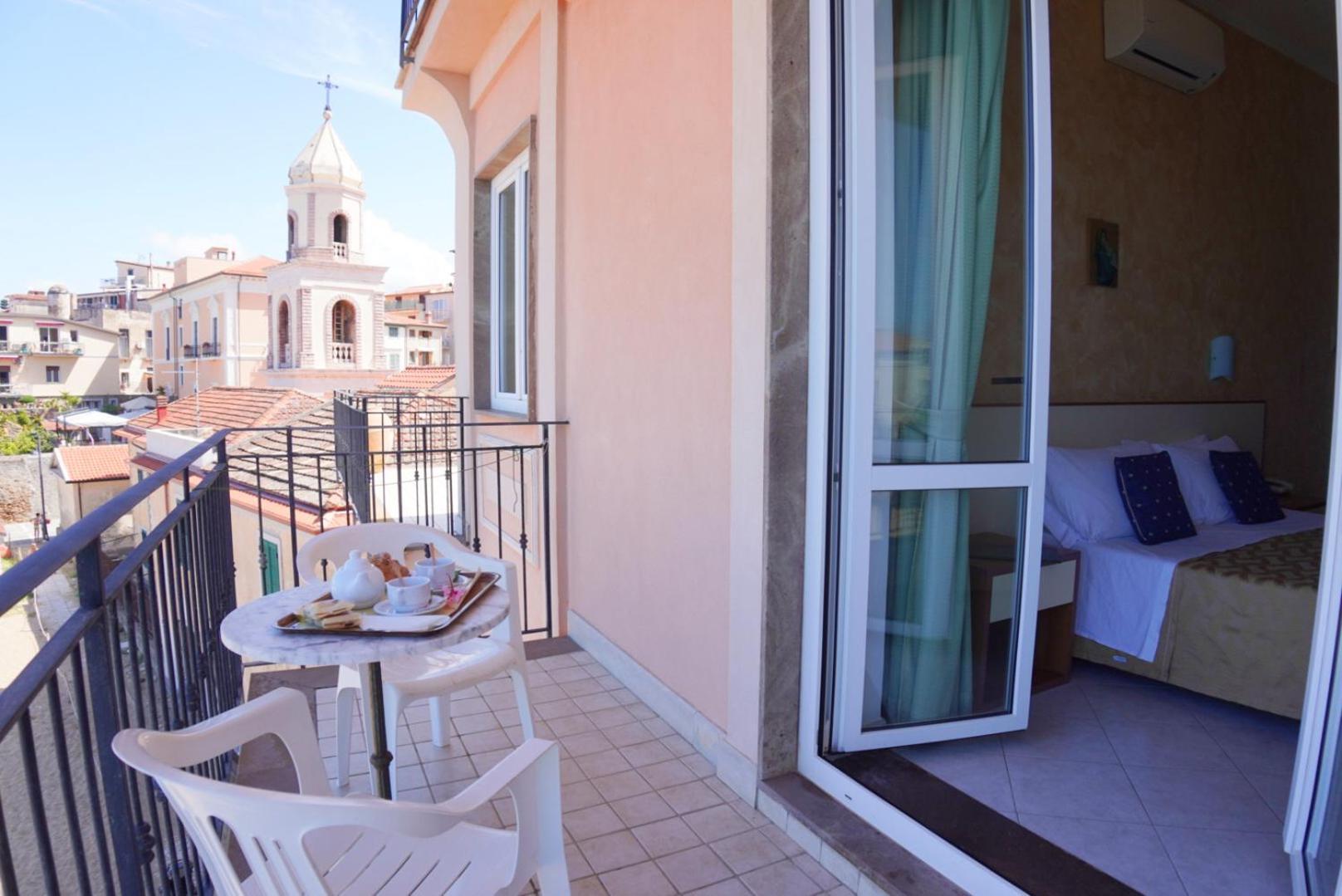 New Hotel Sonia Santa Maria di Castellabate Exteriör bild
