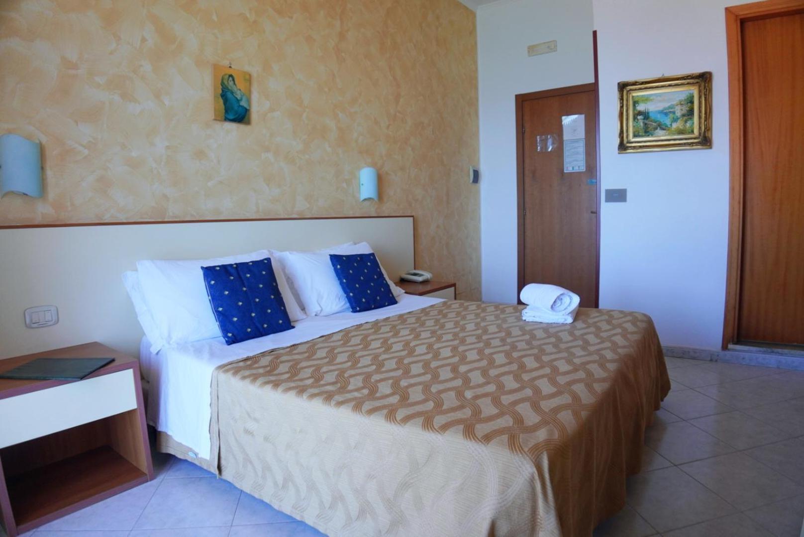 New Hotel Sonia Santa Maria di Castellabate Exteriör bild