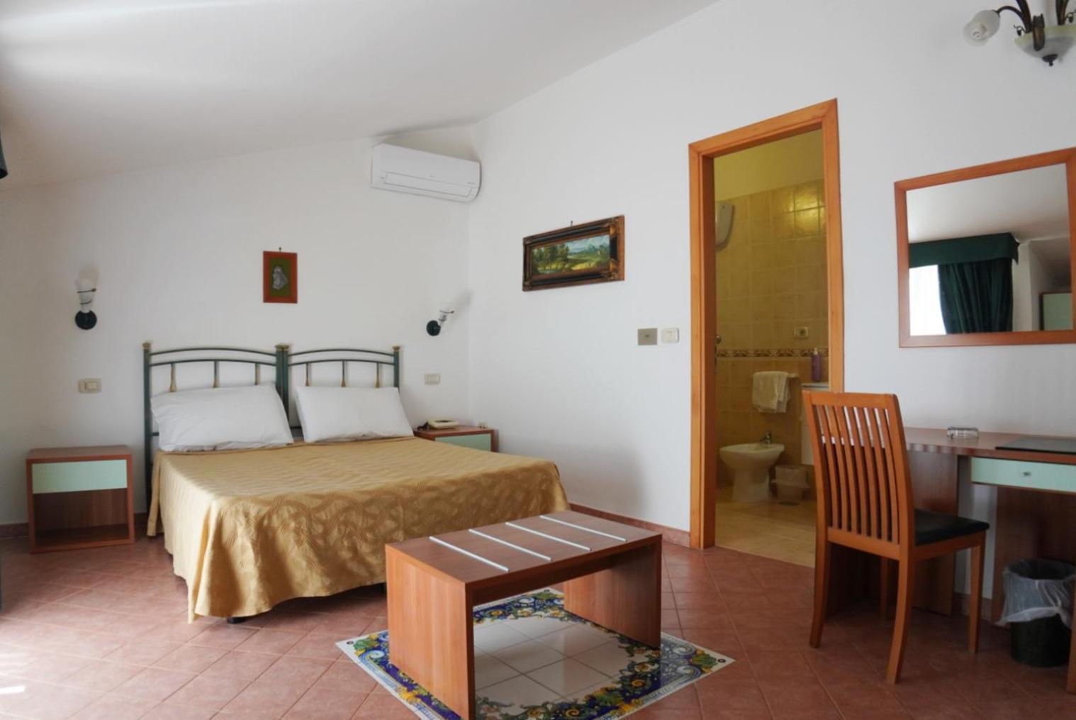 New Hotel Sonia Santa Maria di Castellabate Exteriör bild