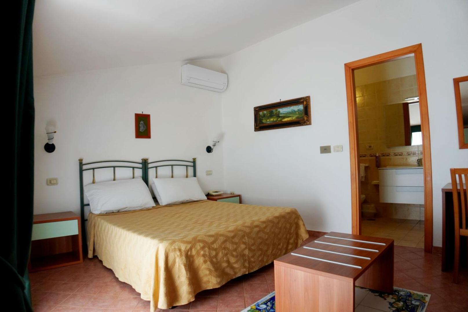 New Hotel Sonia Santa Maria di Castellabate Exteriör bild